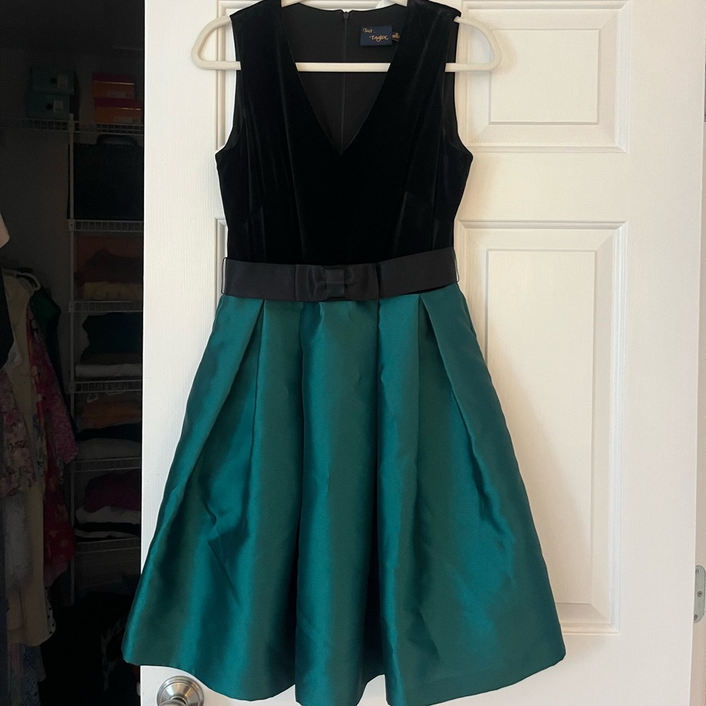 Just Taylor Velvet and Green Bow Dress